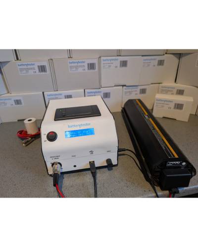 Testeur de batteries lithium 6 – 48V avec imprimante intégrée + 35 adaptateurs